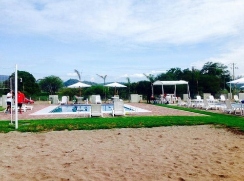 Club Deportivo Al Lado De Laguna Epatlán A 17 Km De Izúcar De Matamoros