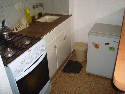 Imagen 5 de 12 de Vende Ambiente Lateral Zona Plaza Colón Retasado