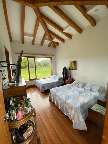 Finca En Venta En La Ceja ( Via Hacia La Union A 2,5 Km Del Parque Principal)