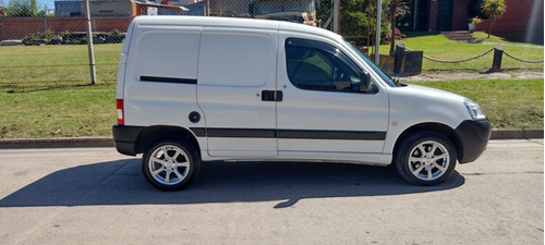 Imagen 3 de 16 de Peugeot Partner 2020 1.6 Hdi Furgon Confort 92