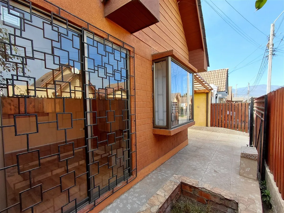 Imagen 2 de 18 de Casa En Arriendo En La Serena