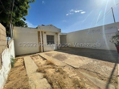 Imagen 3 de 9 de Casa Ubicada En La Puerta Maraven. Punto Fijo