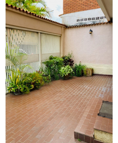 Piedra Azul. Venta Casa 189m2 3h+s/2.5b/1p. 2341