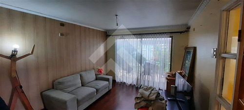 Casa En Venta De 3 Dorm. En La Cisterna