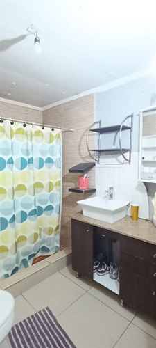 Casa En Venta De 5 Dorm. En Quilicura