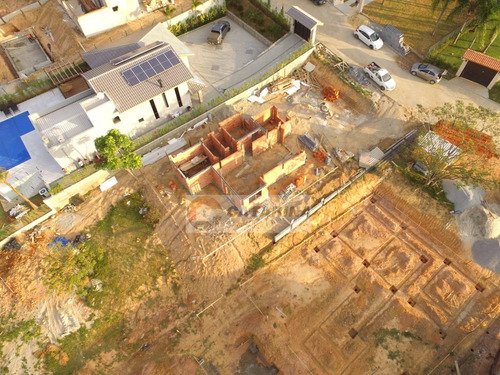 **chácara Em Construção Dentro De Condômino Fechado**
