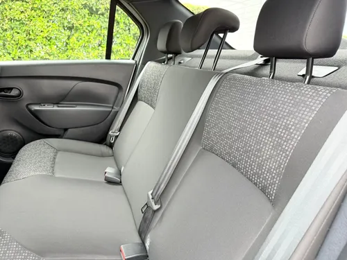 Renault Logan 1.6 Expression / Life +