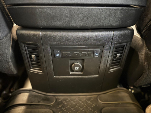 RAM Ram Classic LARAMIE NIGHT ED. 5.7 4X4 Aut.