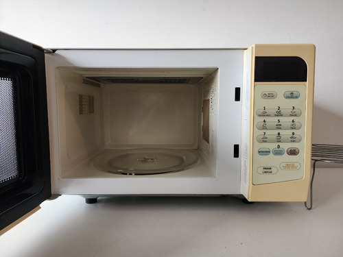 Imagen 3 de 6 de Microondas Electrolux Emna203d2pw Con Manual 20l 1150w