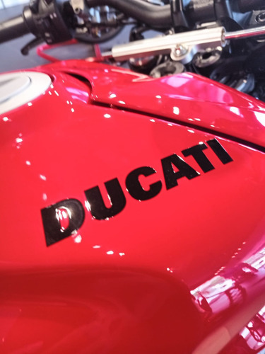 Ducati Streetfighter V4s