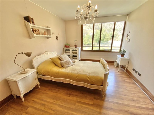 Departamento En Venta De 6 Dorm. En Las Condes