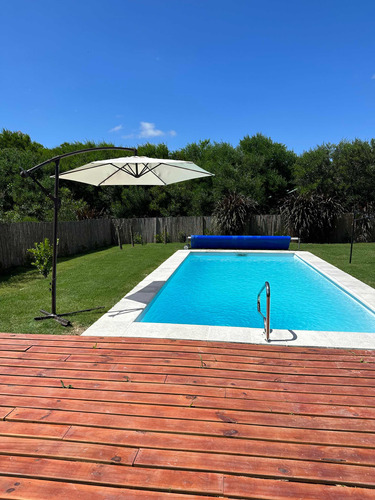 Hermosa Casa Con Piscina De 3 Dormitorios Y 2 Baños