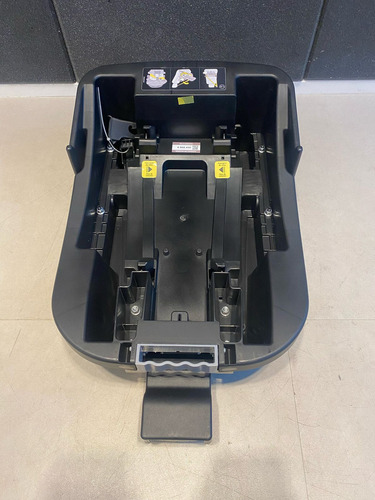 Outlet A2 Base 4safe Isofix Safety 1st Com Avarias Cor Preto Preto