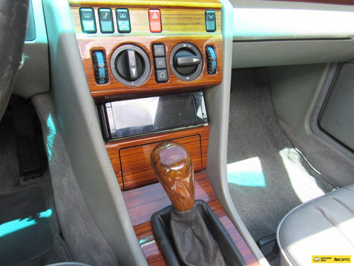 Imagen 17 de 25 de Mercedes Benz 220 E 2.2 W124
