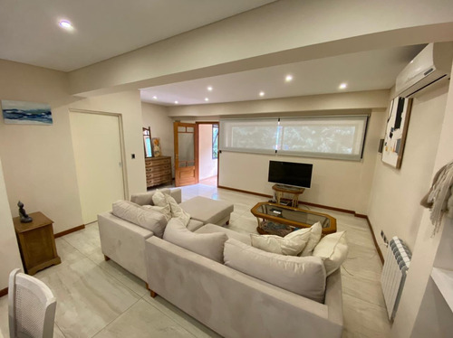 Imagen 3 de 14 de Espectacular Casa 4 Ambientes Con Cochera Monte Grande