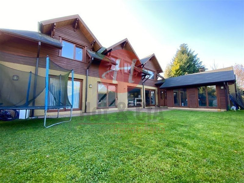 Casa En Venta De 3 Dorm. En Temuco
