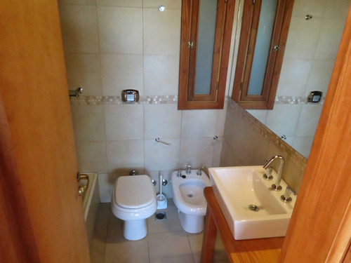 Imagen 15 de 30 de Casa En Venta En Bariloche, Con Vista Al Lago