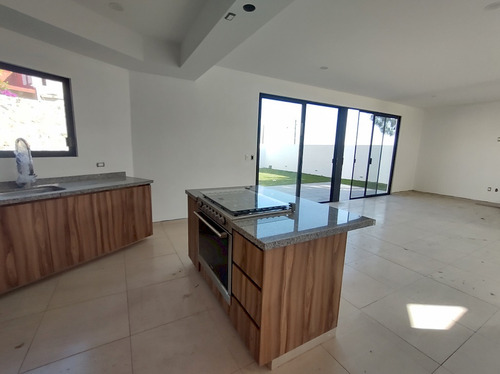 Casa Minimalista Nueva En Lomas Tetela, Cuernavaca Morelos.