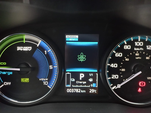 Imagen 8 de 15 de Mitsubishi Outlander Limited Phve 2021