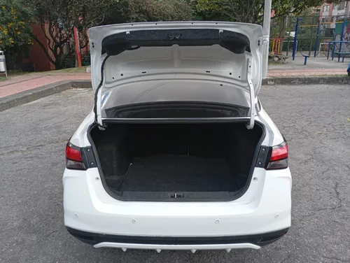 Nissan Versa 1.6 Advance