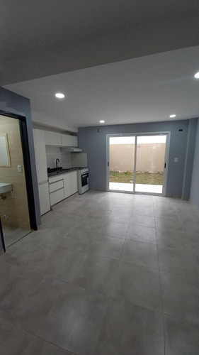Imagen 4 de 15 de Duplex A Estrenar - La Tablada - Cochera Patio
