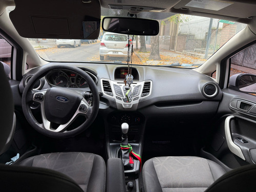 Vendo Fiesta Kinetic Titanium 2013 - Excelente!