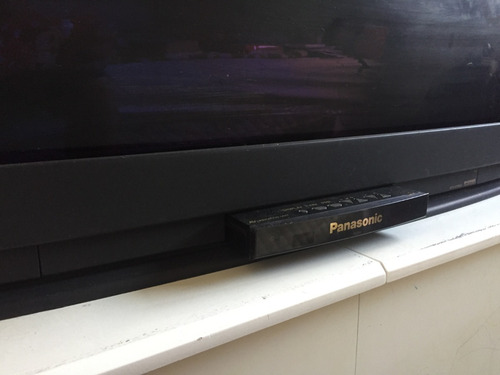 Televisor Panasonic 33' Pulgadas Con Control Remoto