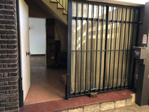 Vendo Excelente Casa Remodelada A Mts De Juan B Justo Al 2500, Ideal Para Empresas O Rentas