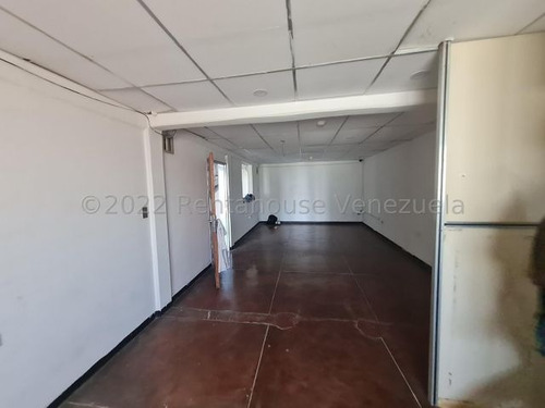 Imagen 12 de 30 de Galpon En Alquiler, Doble Entrada, Tanque, Oficinas, Area Comedor, Luz Trifasica, Inf. 0424-5337900, 22-25425, Nds 05/05