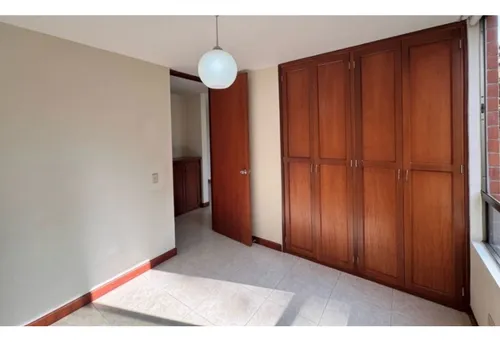 Apartamento En Venta Con Espacios Amplios Poblado (loma De Los Parras)