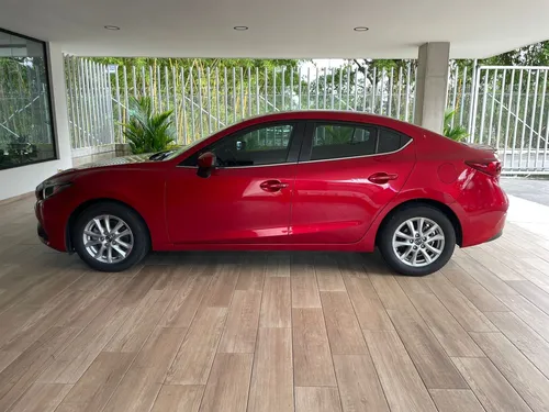Mazda 3 2.0 Touring MT
