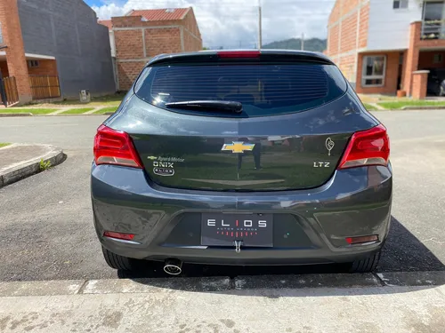 Chevrolet Onix 1.4 LTZ 5 P MECANICO