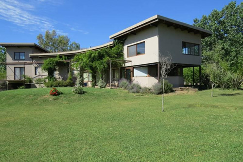 Casa En Venta En Barrio Privado Colonia De Chacras