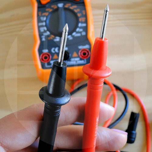 Imagen 7 de 10 de Tester Multimetro Digital Rm113c Buzzer Iman Display Luz Baw