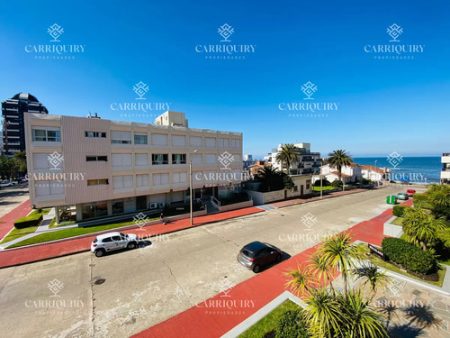 Apartamento En Peninsula 2 Dormitorios 2 Baños