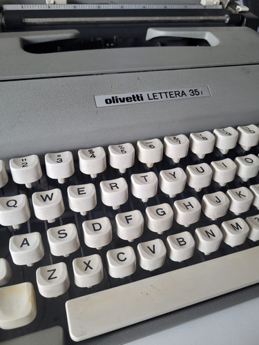 Maquina De Escribir Olivetti Lettera 35 (Usado)