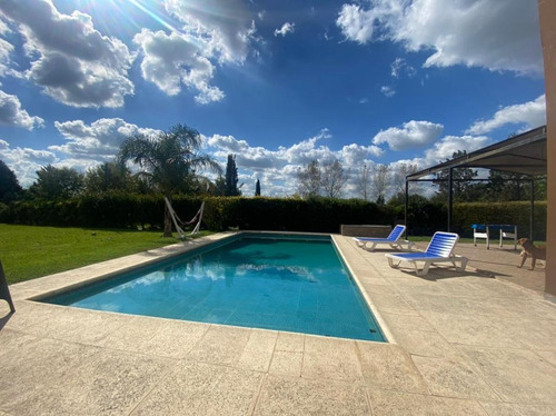 Casa En Venta En Club De Campo Las Cañuelas