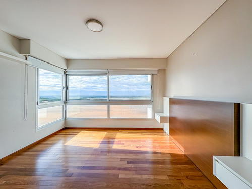 Departamento 3 Dormitorios, Torre Dolfines, Vista Al Rio, Puerto Norte