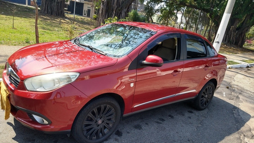 Imagem 1 de 13 de Fiat Grand Siena 2013 1.6 16v Essence Flex Dualogic 4p