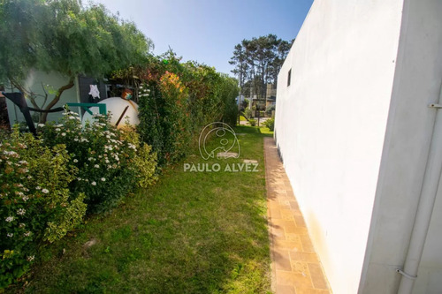Ideal Para Disfrutar Las Vacaciones, Zona Tranquila, A Minutos Del Centro Del Balneario Y A Metros Del Mar