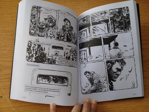 Imagen 2 de 3 de Buscando A Jake - China Miéville - Ed Ayarmanot