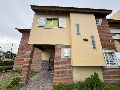 Venta Duplex 3 Amb Calle 1 Bis Entre 89 Y 91 Mardel Tuyu