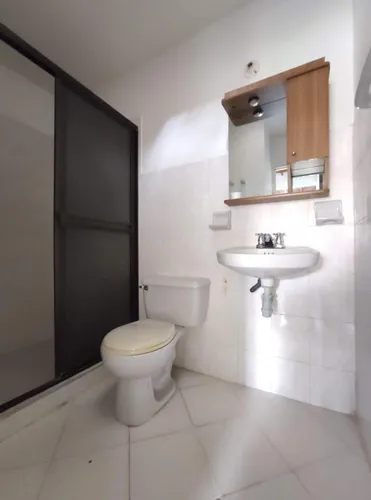 Casa En Arriendo En Prados Del Norte. Cod A24944