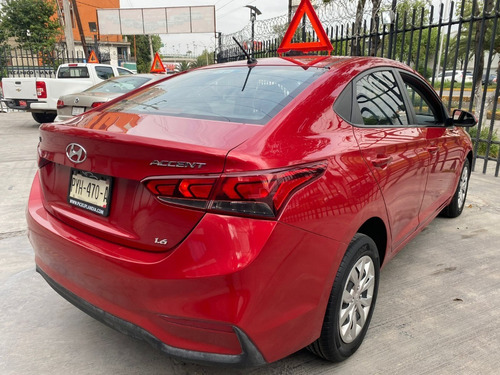 Imagen 4 de 15 de Hyundai Accent Mid Estandar