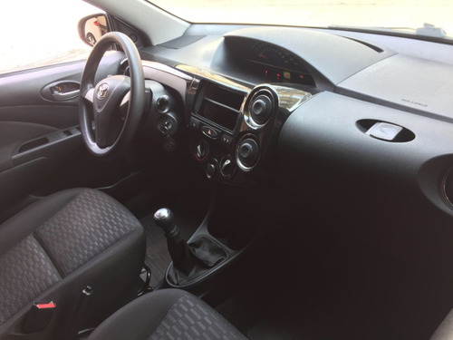 Toyota Etios 1.5 16v Xs 4p