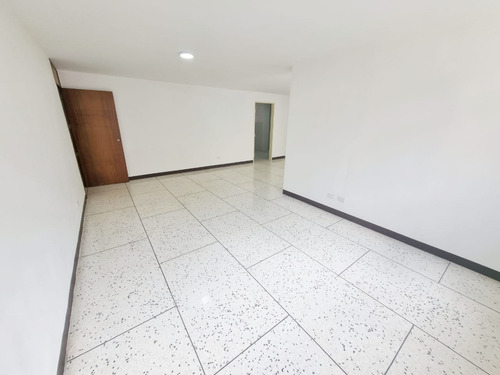 Los Palos Grandes Se Vende Apto Para Remodelar De 157 Mts P7l