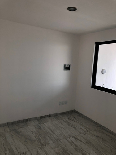 Hermosa Residencia En Venta En Solares