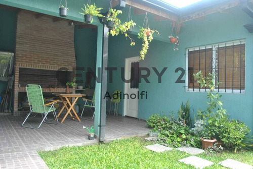 Imagen 19 de 30 de Calle 76 E/ 17 Y 18 - Casa 3 Dormitorios, Quincho Y Parque - Venta Y/o Permuta