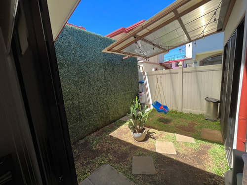 Imagen 16 de 17 de Venta Casa En Condominio Vila Del Sendero, Santa Lucia De Barva, A 5 Minutos Del Parque Central Heredia