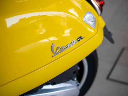 Imagen 7 de 25 de Vespa Gts Super 300 Amarilla Reserva Ya
